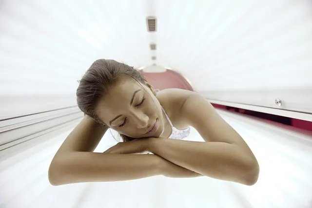 woman using sunbed